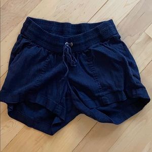 Pea in the Pod maternity shorts xs